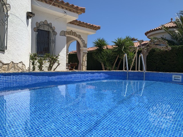 Casa vacacional en Miami Playa con piscina privada, terraza y jardín, ideal para vacaciones familiares