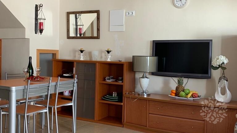 Chalet adosado con terraza grande a 400 metros de la playa en venta
